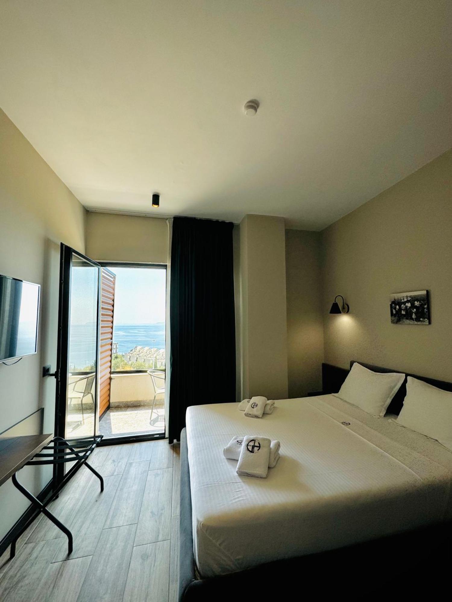 Gogo's Boutique Hotel 4*