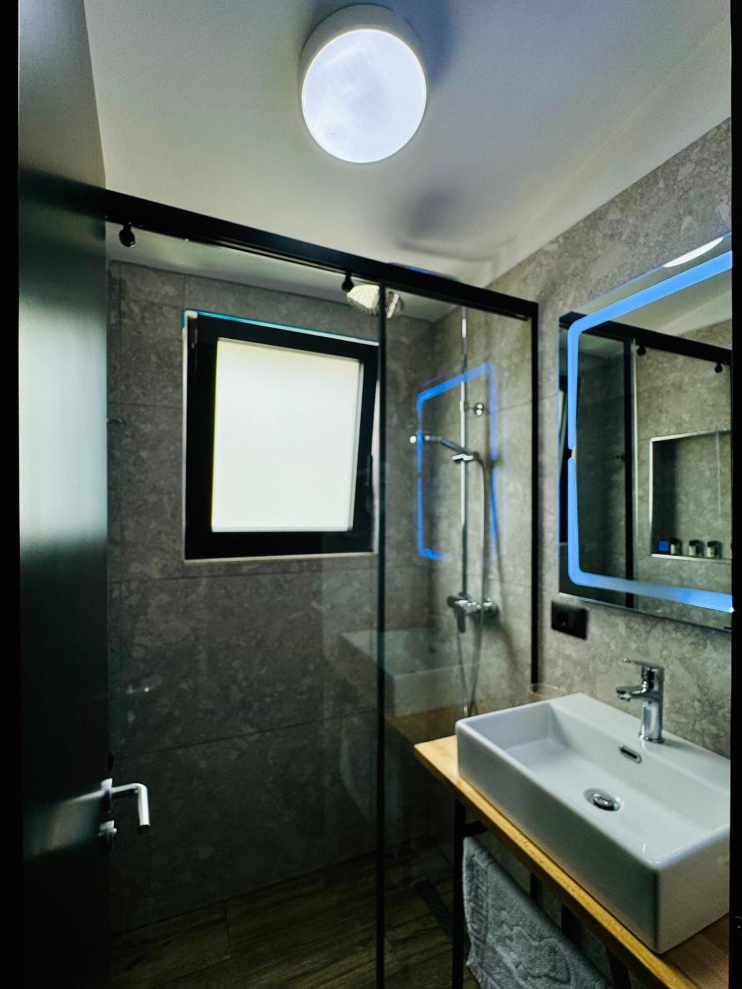 Gogo's Boutique Hotel